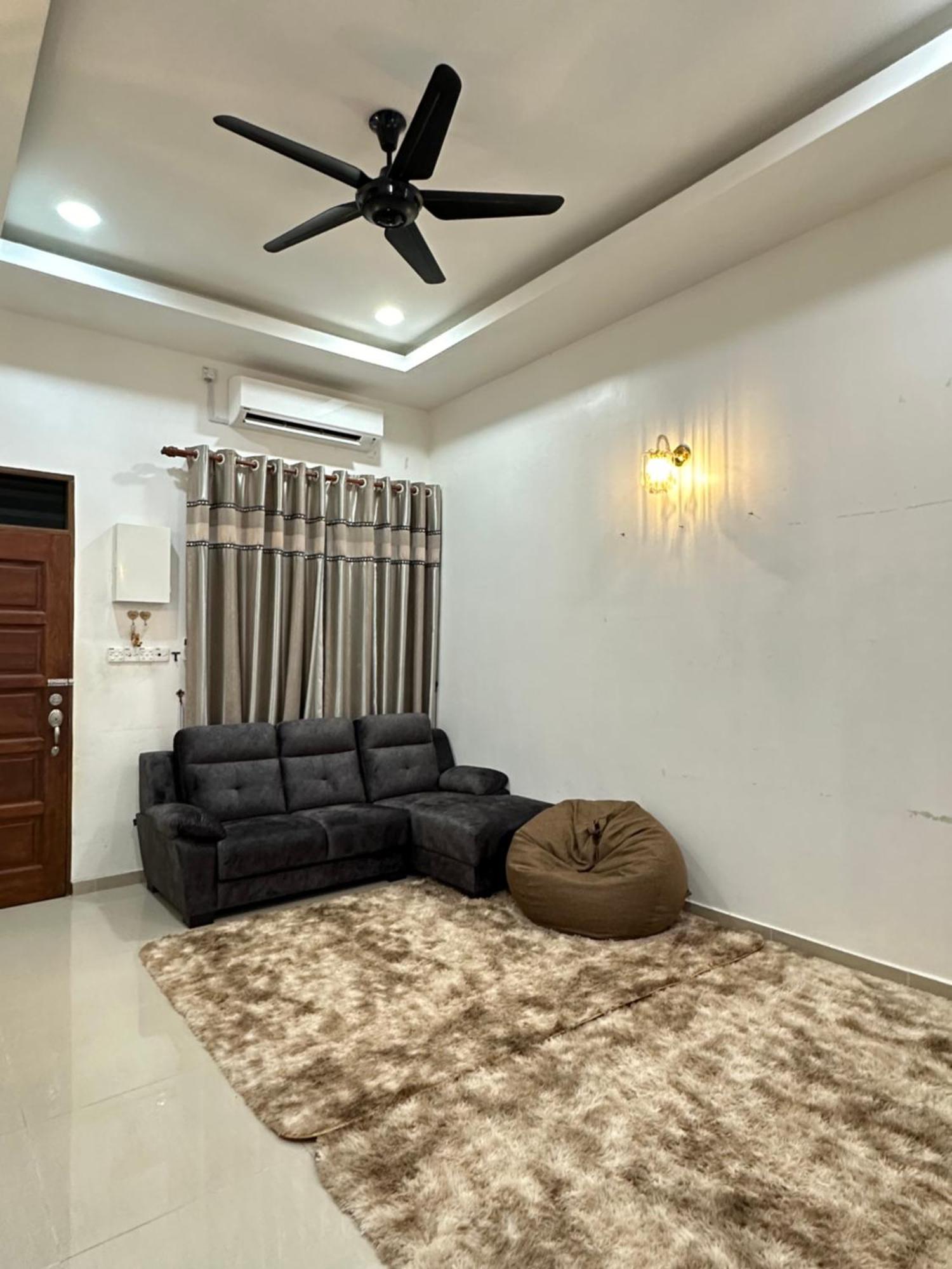 Sara Homestay Kuala Terengganu Exterior foto